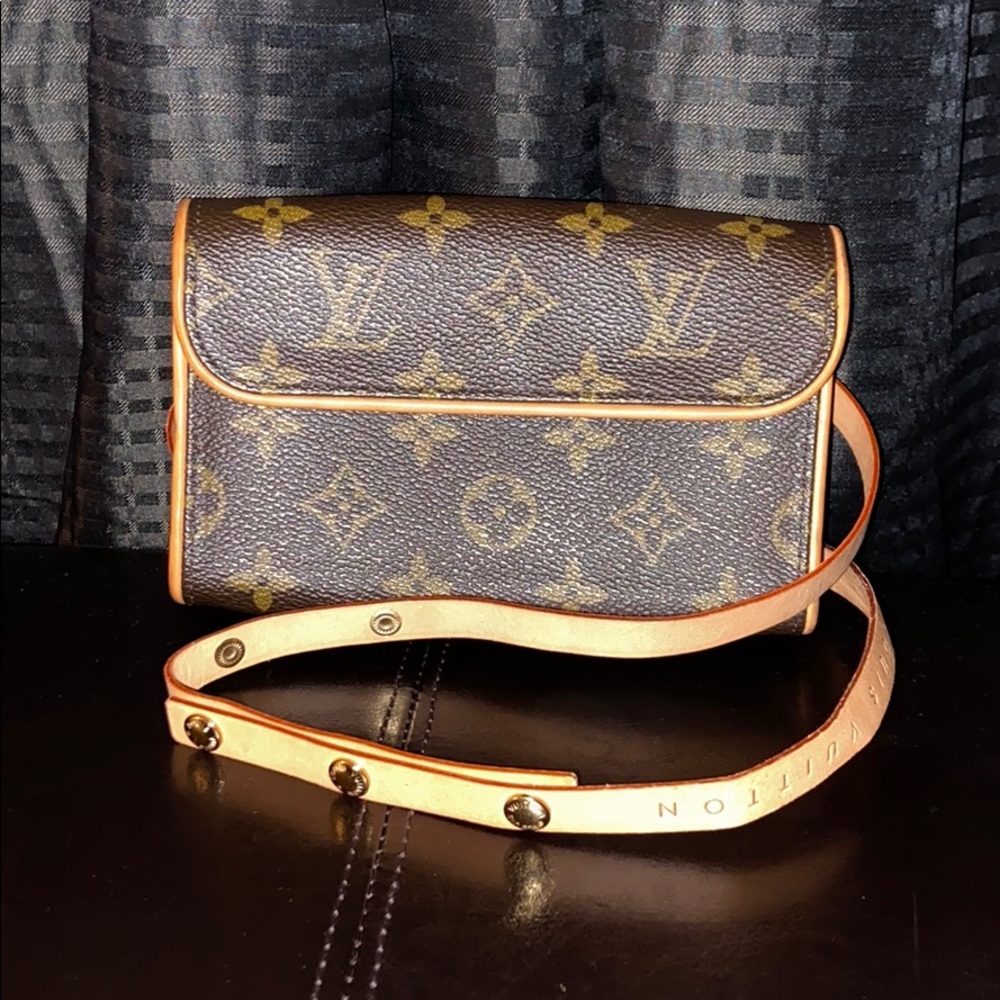 Louis Vuitton Pochette Florentine Monogram